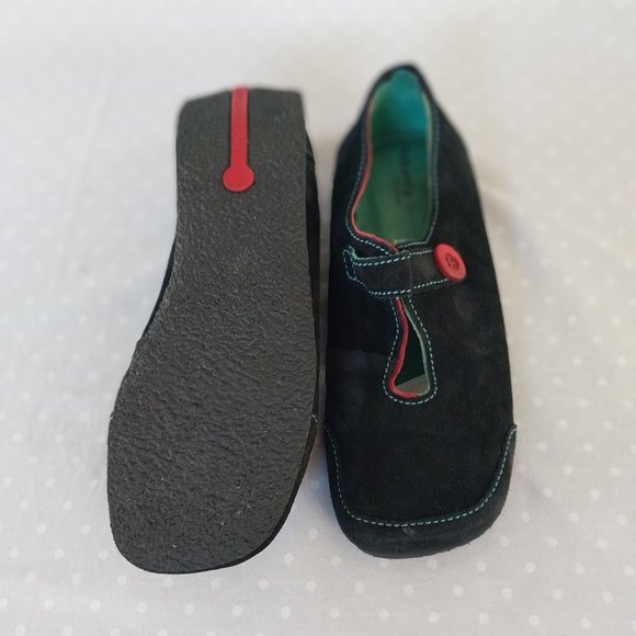 Tabarca by Pepa Black Suede Mary Jane Slip On Flat with Velcro Closure NWOB - Picture 7 of 7